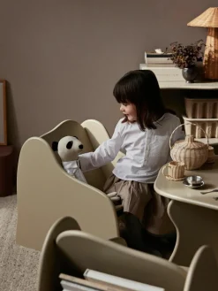 Kinder ferm LIVING Kids Holz-Loungekinderstuhl Slope mit Bücherregal