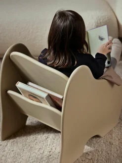 Kinder ferm LIVING Kids Holz-Loungekinderstuhl Slope mit Bücherregal