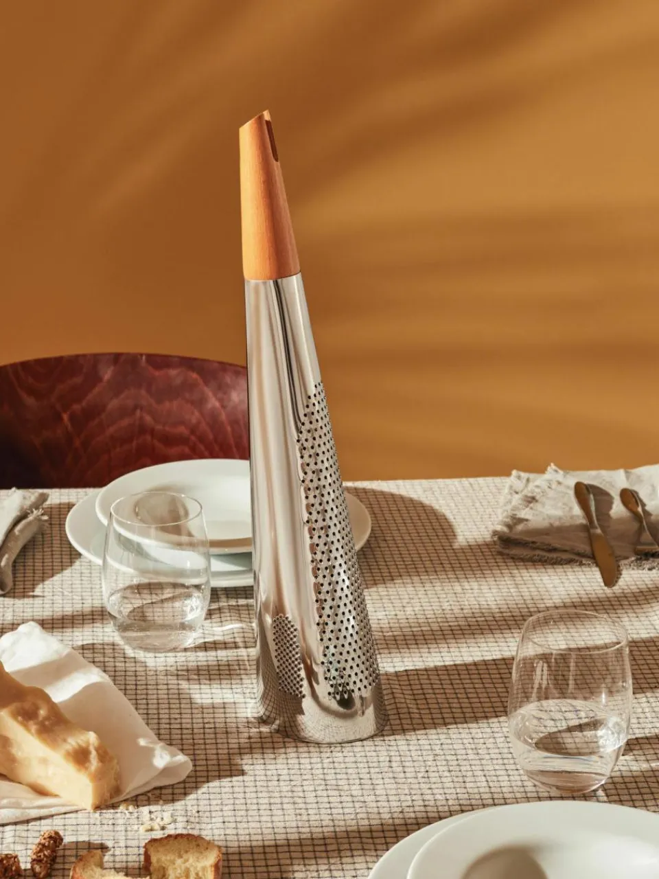 Alessi Küchenreibe Todo mit Holz-Griff