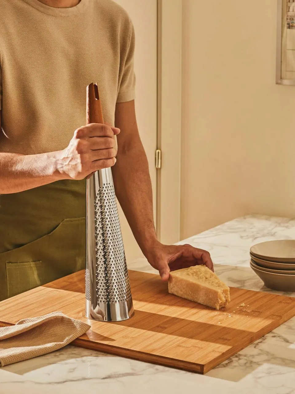 Alessi Küchenreibe Todo mit Holz-Griff