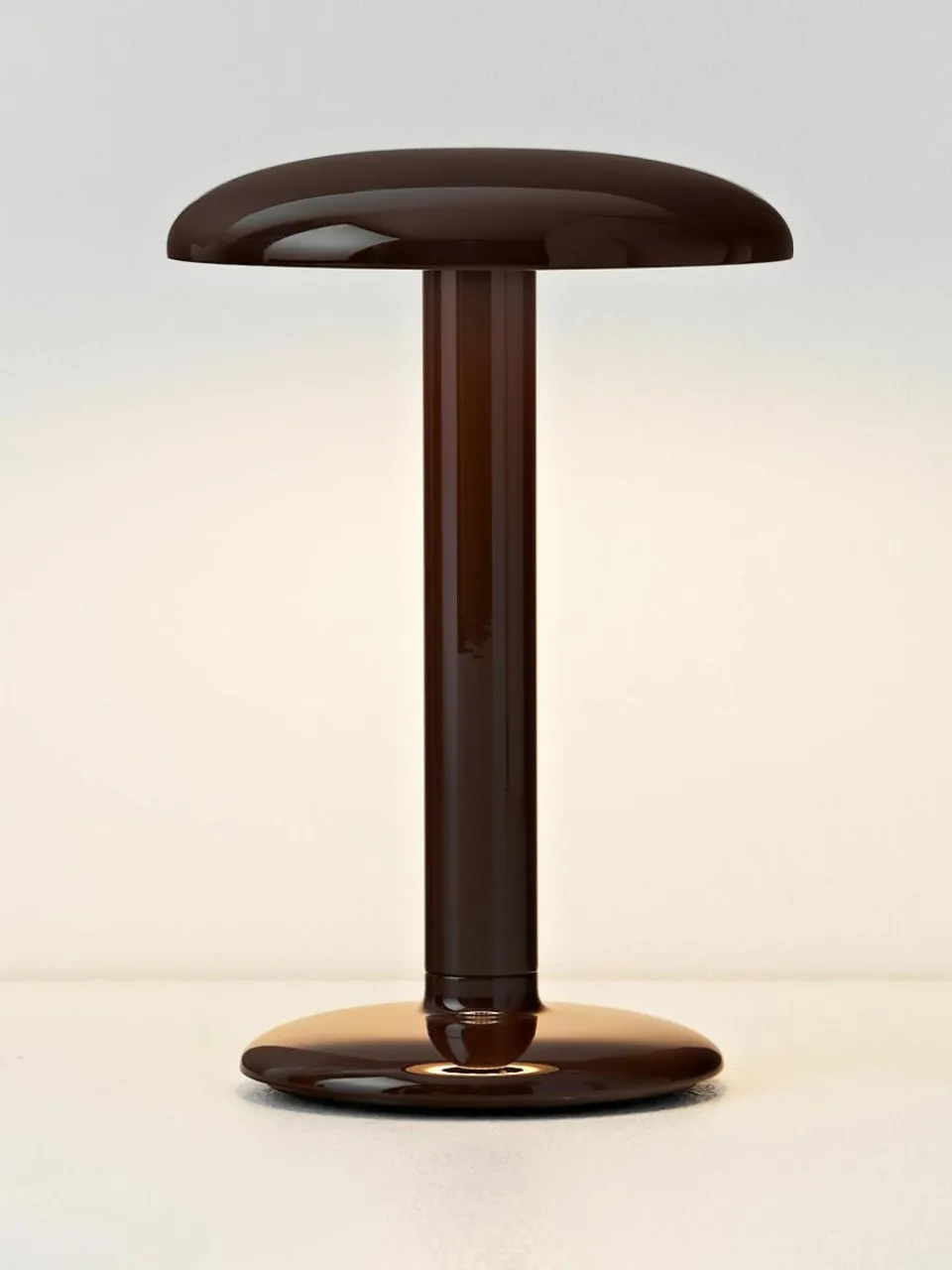 Flos Kleine mobile LED-Tischlampe Gustave, dimmbar