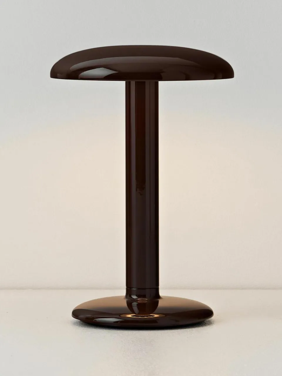 Flos Kleine mobile LED-Tischlampe Gustave, dimmbar