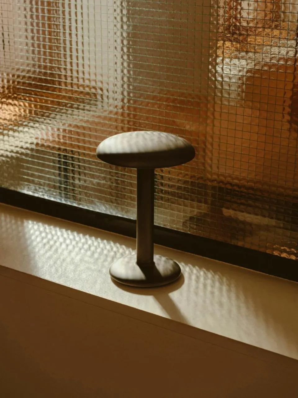 Flos Kleine mobile LED-Tischlampe Gustave, dimmbar