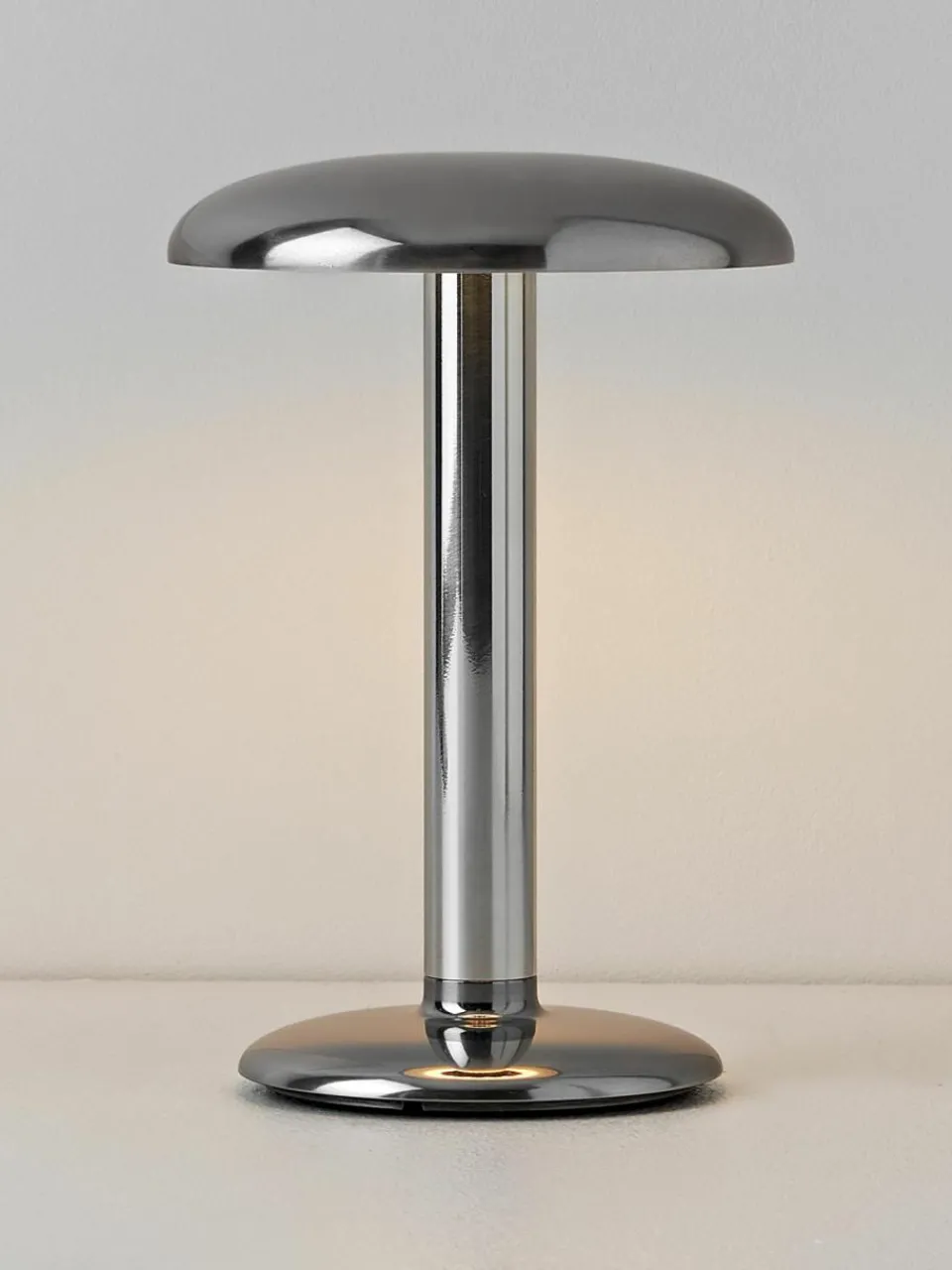 Flos Kleine mobile LED-Tischlampe Gustave, dimmbar