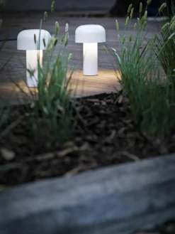 Flos Kleine mobile LED-Tischlampe Bellhop, dimmbar