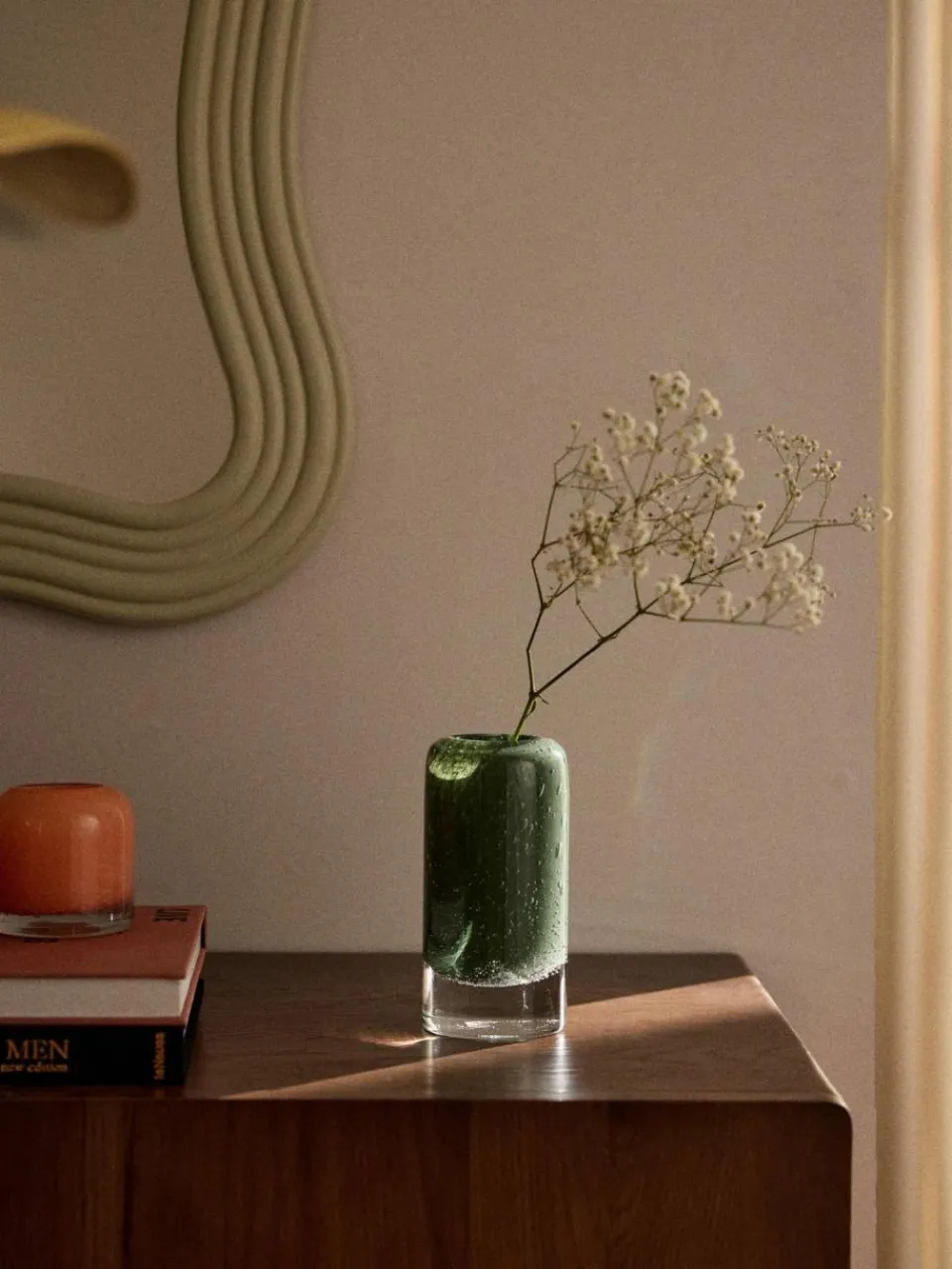 Westwing Collection Kleine mundgeblasene Vase Dylla mit Luftbläschen, H 16 cm