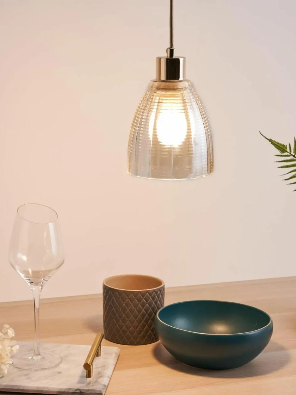 Westwing Kleine Pendelleuchte Gleaming Gold aus Glas