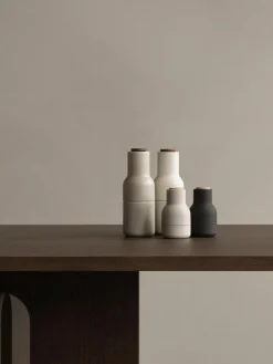 Audo Copenhagen Kleine Salz- & Pfeffermühle Bottle Grinder mit Buchenholzdeckel, 2er-Set