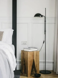 Marset Kleine Stehlampe Funiculí mit verstellbarem Lampenschirm