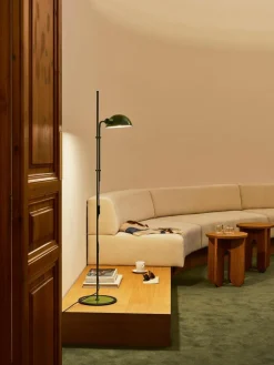 Marset Kleine Stehlampe Funiculí mit verstellbarem Lampenschirm