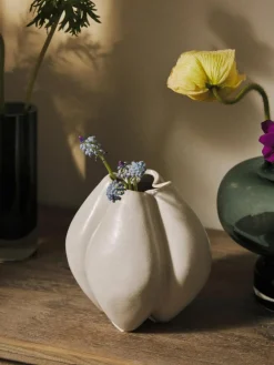 Westwing Collection Kleine Vase Frida aus Steingut, H 19 cm