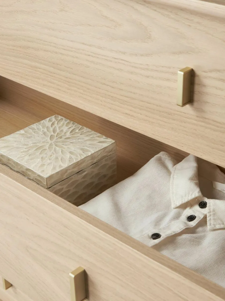 Westwing Collection Kommode Diana aus Eichenholz