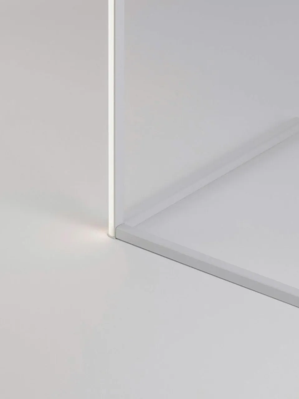 Nova Luce LED-Stehlampe V-Line