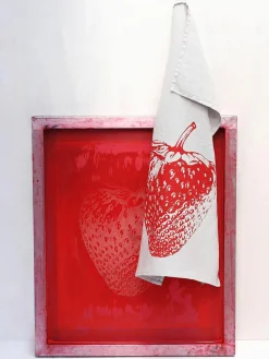 Frohstoff Leinen-Geschirrtuch Strawberry, handbedruckt