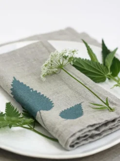 Frohstoff Leinen-Serviette Brennnesselblatt, handbedruckt