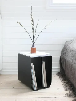 Kristina Dam Metall-Beistelltisch Curved
