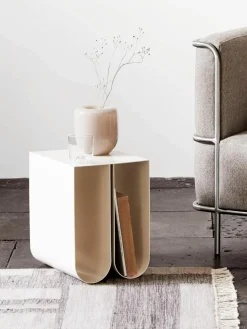 Kristina Dam Metall-Beistelltisch Curved