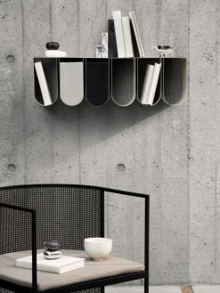 Kristina Dam Metall-Wandregal Curved
