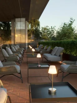 Westwing Mobile dimmbare LED-Außentischlampe Lola mit Touch-Funktion