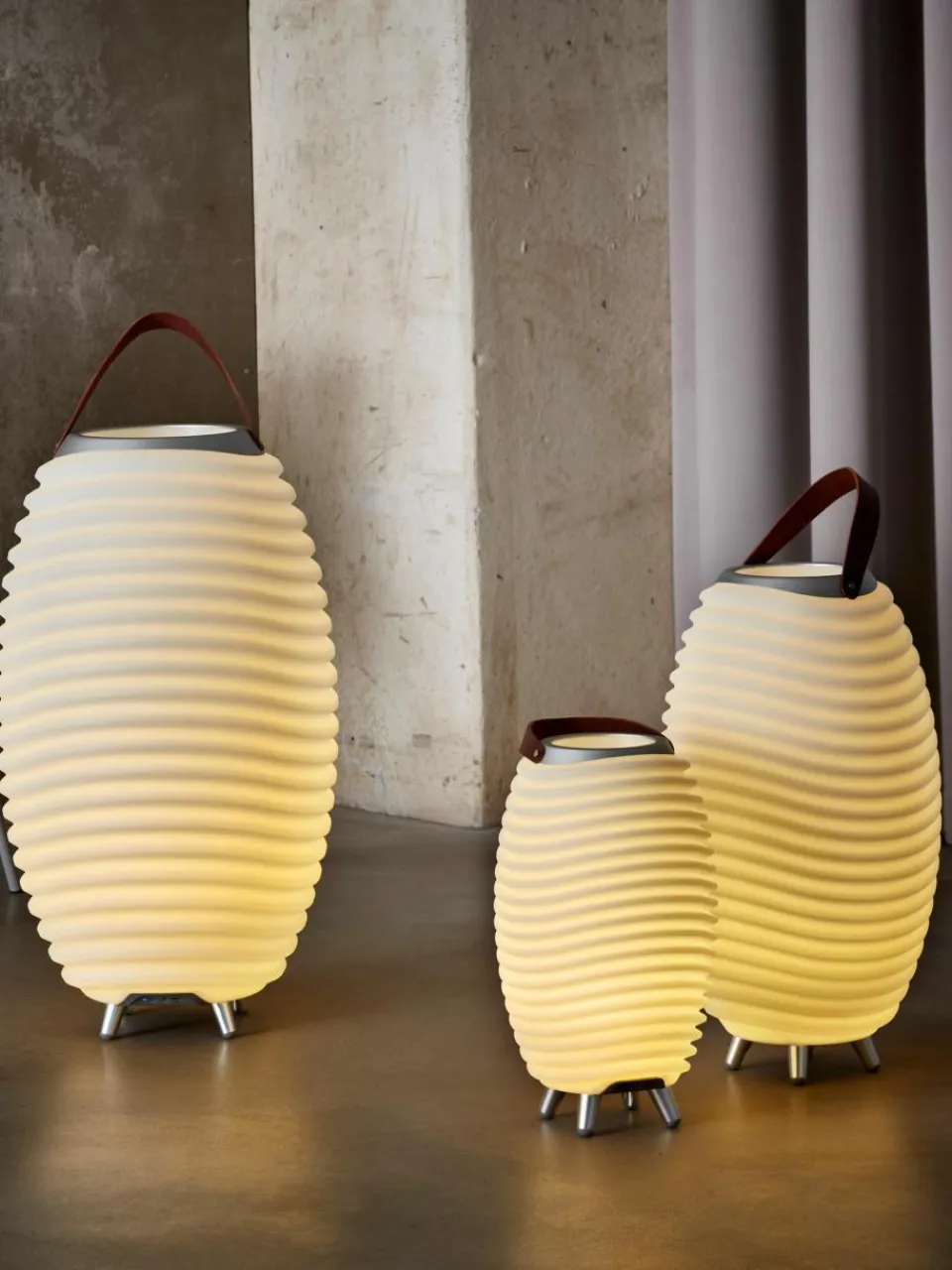 Westwing Mobile dimmbare LED-Gartenleuchte Synergy S mit Lautsprecher und Flaschenkühler