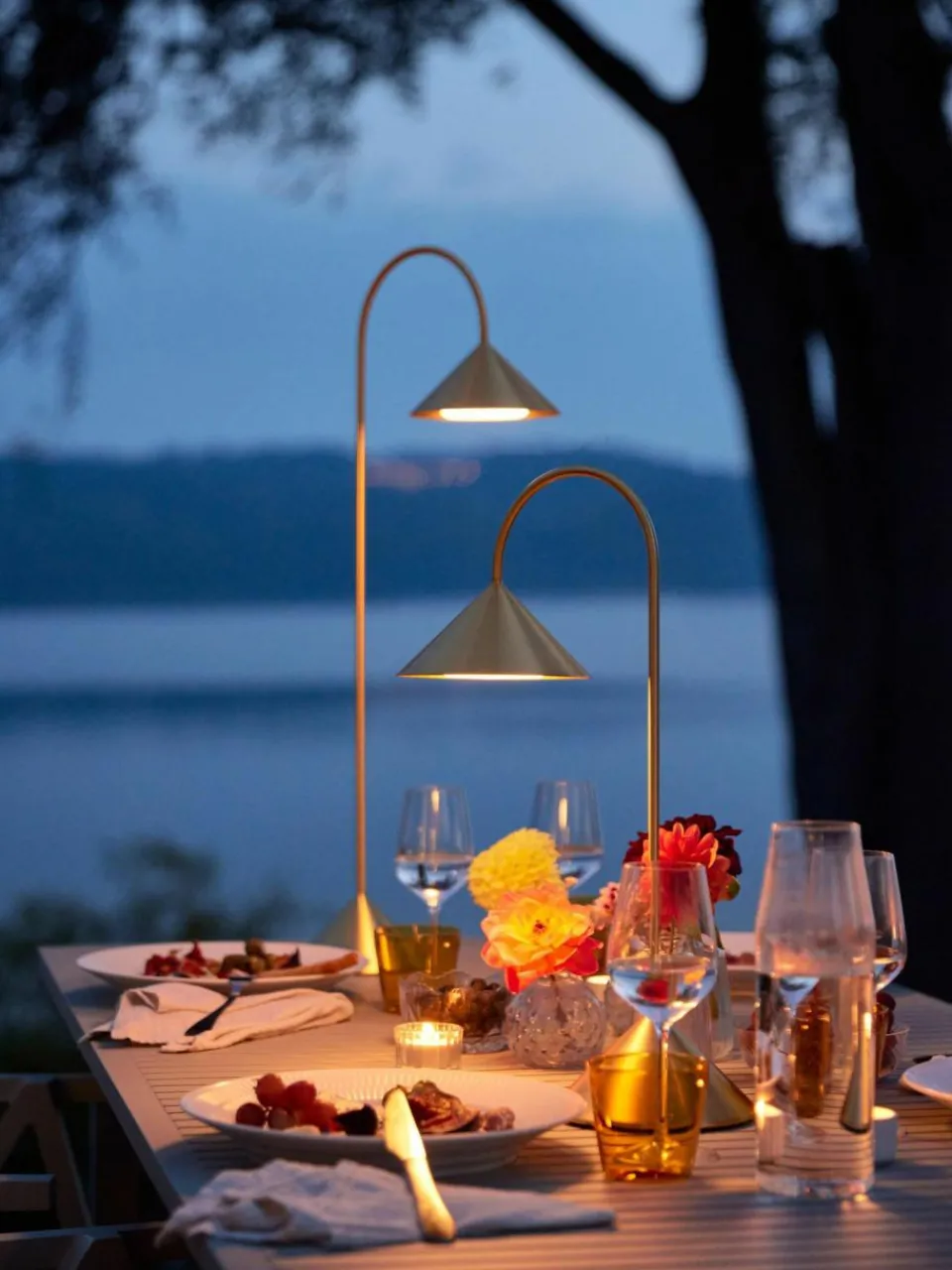 Frandsen Mobile Outdoor LED-Tischlampe Grasp, dimmbar