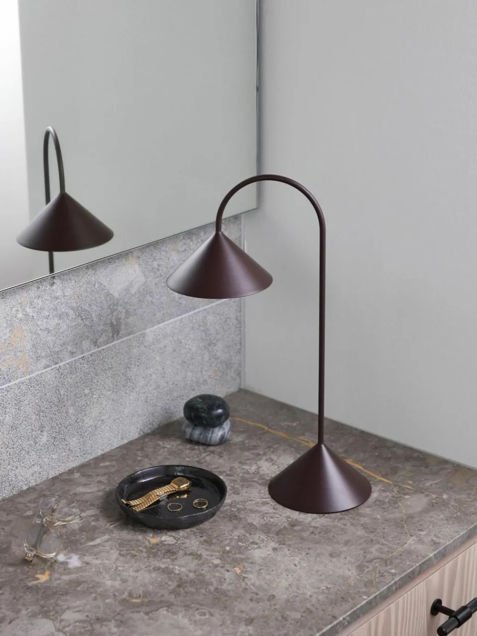 Frandsen Mobile Outdoor LED-Tischlampe Grasp, dimmbar