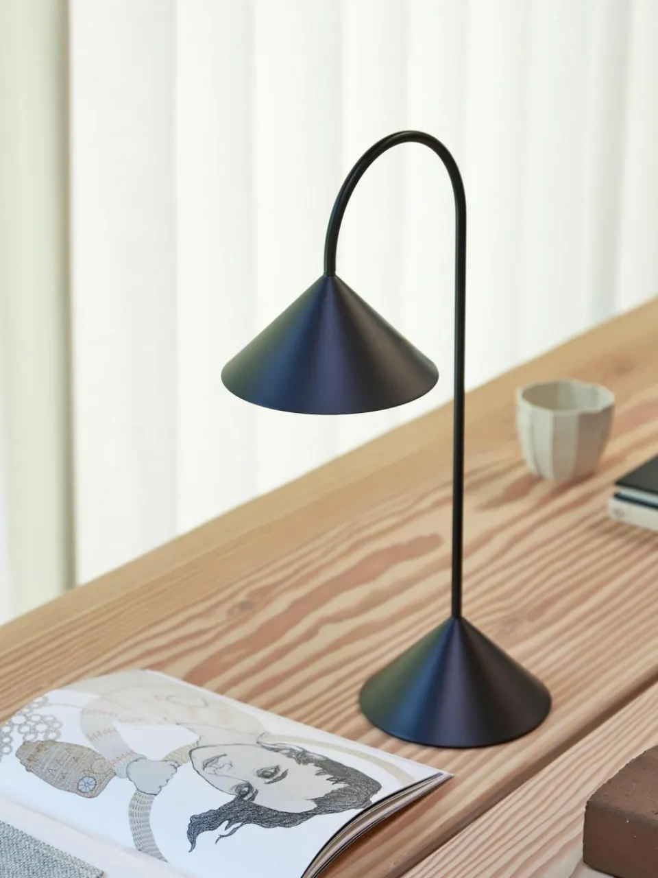 Frandsen Mobile Outdoor LED-Tischlampe Grasp, dimmbar