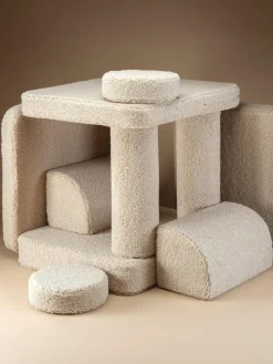 Kinder Wigiwama Modulares Kinder-Spielsofa Sugar aus Teddy, handgefertigt