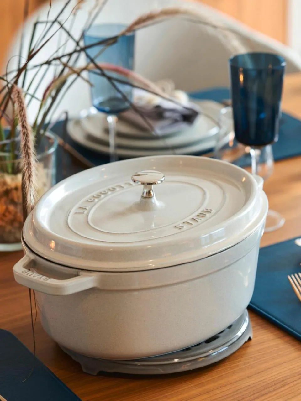 Staub Ovaler Bräter La Cocotte aus Gusseisen