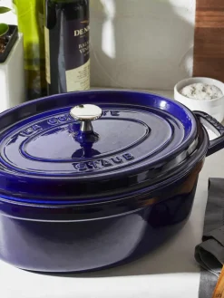 Staub Ovaler Bräter La Cocotte aus Gusseisen