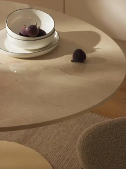 Westwing Collection Ovaler Marmor-Esstisch Miley, 120 x 90 cm