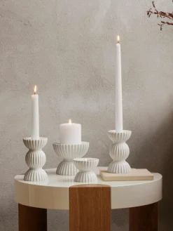 Lyngby Porcelaen Porzellan-Kerzenhalter Tura mit geriffelter Oberfläche