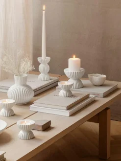 Lyngby Porcelaen Porzellan-Teelichthalter Tura mit geriffelter Oberfläche