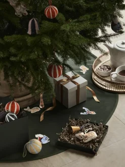 Broste Copenhagen Runder Baumwoll-Weihnachtsbaumteppich Deer