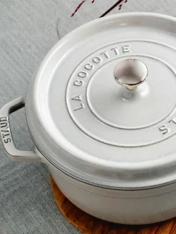 Staub Runder Bräter La Cocotte aus Gusseisen