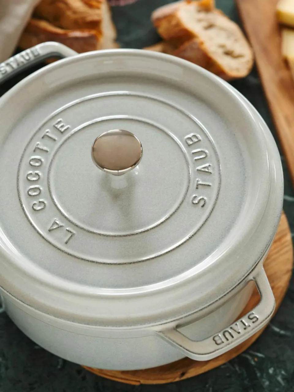 Staub Runder Bräter La Cocotte aus Gusseisen