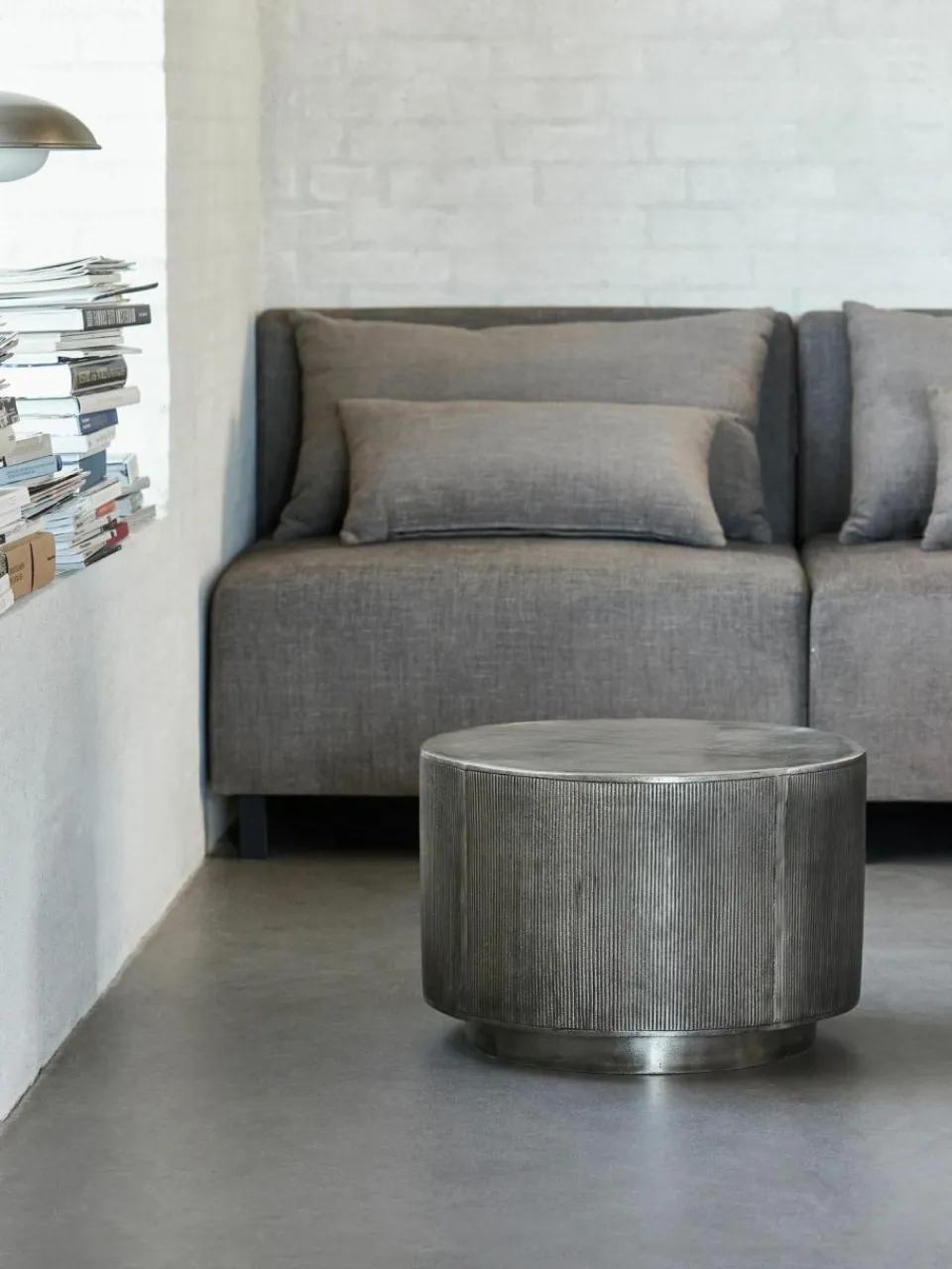 House Doctor Runder Couchtisch Rota mit Antik-Finish