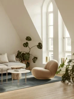 GUBI Runder Marmor-Couchtisch IOI, Ø 70 cm