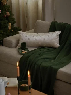 Westwing Collection Samt-Kissenhülle Isadora mit weihnachtlicher Stickerei