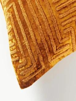 Westwing Collection Samt-Kissenhülle Stormi mit Chenille-Stickerei