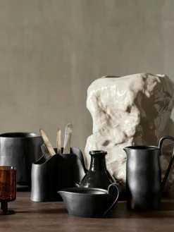 ferm LIVING Sauciere Flow aus Steinzeug