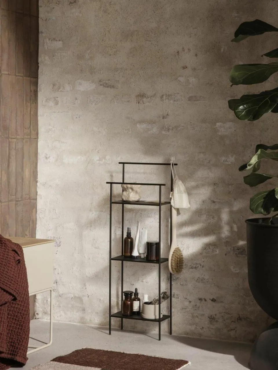 ferm LIVING Schmales Metall-Regal Dora
