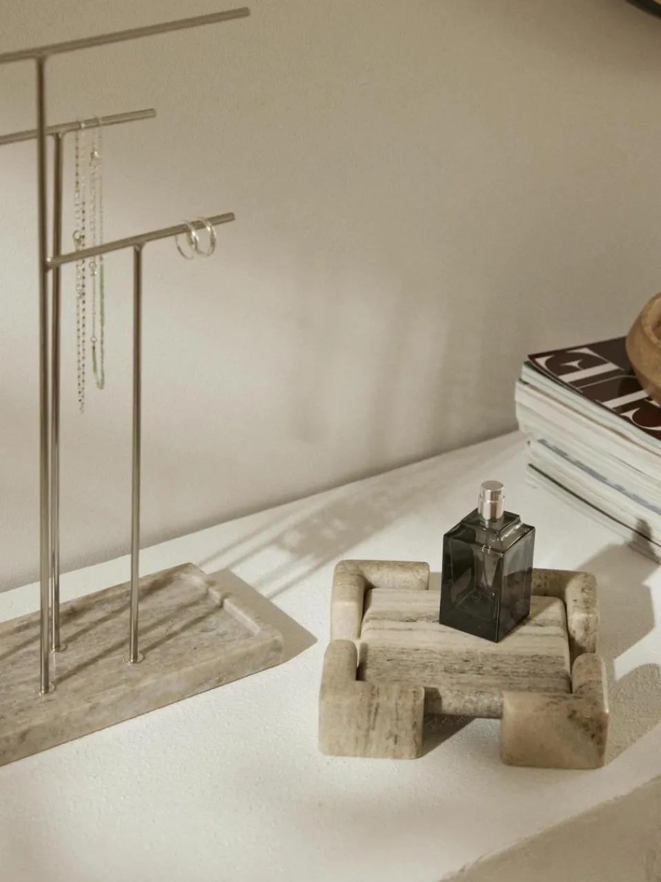 Westwing Collection Schmuckhalter Terri aus Marmor