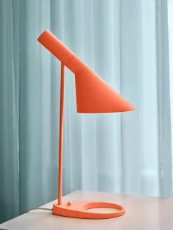 Louis Poulsen Schreibtischlampe AJ, in verschiedenen Größen