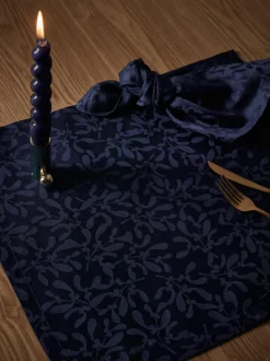 Westwing Collection Stoffservietten Hollyn mit winterlichem Motiv, 4 Stück