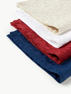 Westwing Collection Stoffservietten Hollyn mit winterlichem Motiv, 4 Stück