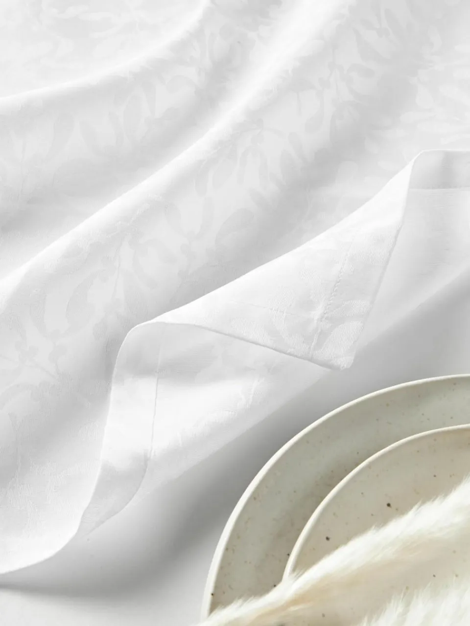 Westwing Collection Stoffservietten Hollyn mit winterlichem Motiv, 4 Stück
