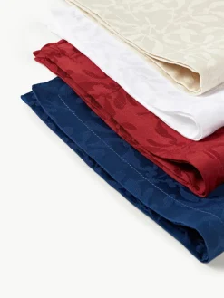 Westwing Collection Stoffservietten Hollyn mit winterlichem Motiv, 4 Stück
