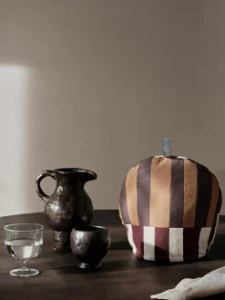 ferm LIVING Teewärmer Section aus Bio-Baumwolle