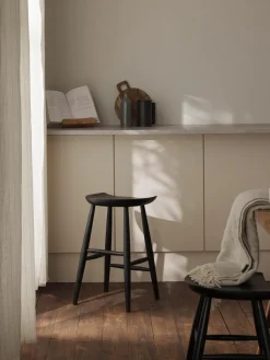 Westwing Collection Thekenhocker Nino aus Mangoholz